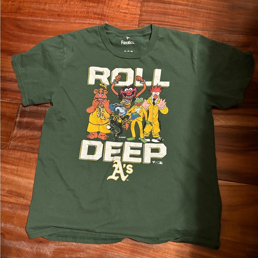 Fanatics Oakland A’s “Roll Deep” Muppets Graphic Tee – Youth‎ Medium (0599)